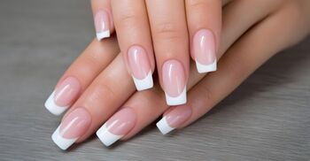 এই শীতের ট্রেন্ডি নেইল পলিস ডিজাইন