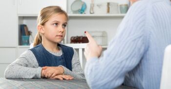 শিশুরা কেন মিথ্যা কথা বলে