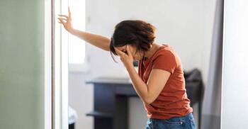 ত্বকে ব্রণের দাগ থাকলে ক্লিনজারে যেসব উপাদান খুঁজবেন