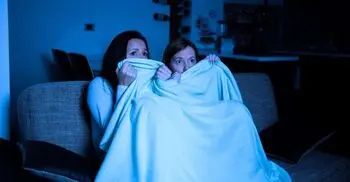 ভয়ের সিনেমা দেখলে মস্তিষ্কে যে প্রভাব পড়ে