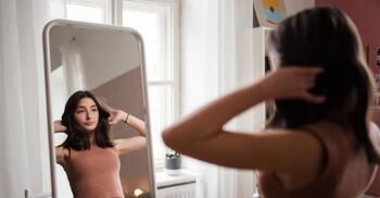 শিশুরা কি আগেভাগেই বয়ঃসন্ধিতে ঢুকে পড়ছে? কিন্তু কেন