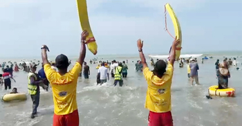 তহবিল সংকটে কক্সবাজার সৈকতে বন্ধ হচ্ছে লাইফগার্ড সেবা