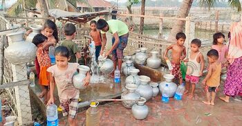 কক্সবাজারে নলকূপ-মোটরে উঠছে না পানি, সংকট চরমে