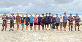 কক্সবাজারে পালিয়ে আসা বিজিপির ১৩ সদস্য আটক