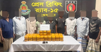 কক্সবাজারে মাছ ধরার ট্রলারে মিললো সাড়ে চার লাখ ইয়াবা, আটক ৯