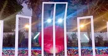 শহীদ মিনারে মুক্তিযুদ্ধের গ্রাফিতি মুছে আলপনা, সমালোচনায় তৎপর