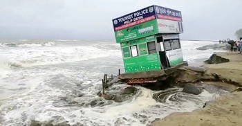 Cox’s Bazar maritime port asked to hoist danger signal no 10