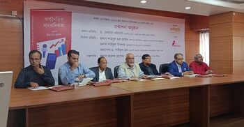 ব্যাংকখাতের লুকানো সব সংকট সামনে আসছে: দেবপ্রিয় ভট্টাচার্য