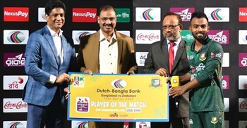 চাপের মুখে ঝোড়ো ব্যাটিং করে ম্যাচসেরা হৃদয়