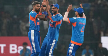 মাত্র ৭৪ রানে অলআউট দক্ষিণ আফ্রিকা, হারলো বড় ব্যবধানে