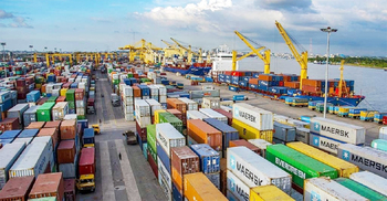 চট্টগ্রাম বন্দরের নতুন মাশুল আদায় এক মাসের জন্য স্থগিত