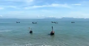 নাফ নদী থেকে নৌকাসহ চার জেলেকে ধরে নিয়ে গেলো আরাকান আর্মি