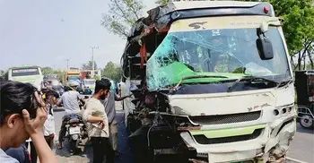দুই বাসের মুখোমুখি সংঘর্ষে আরেক বাসের ধাক্কা, নিহত ১