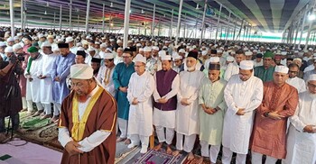 চট্টগ্রামে ঈদের জামাতে মুসল্লিদের ঢল