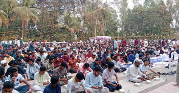 চবিতে সাড়ে তিন হাজার শিক্ষার্থীর মাঝে শিবিরের ইফতার বিতরণ