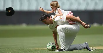 অ্যাশেজ শেষ কামিন্সের, সংশয়ে টি-২০ বিশ্বকাপও