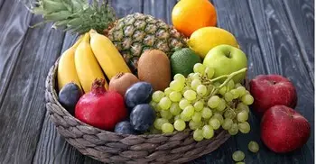 ভরা পেটে ফল খেলে কী হয়