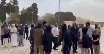 মসজিদে ইসরায়েলিদের অনুপ্রবেশের সময় বেড়েছে, পুলিশের পাহারায় গান-নাচ