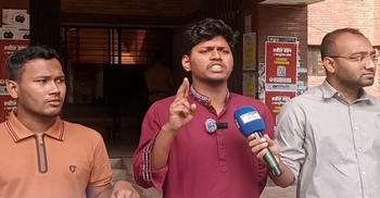 জুলাই হামলায় জড়িত শিক্ষকদের বিচারের দাবিতে ছাত্রশক্তির অবস্থান