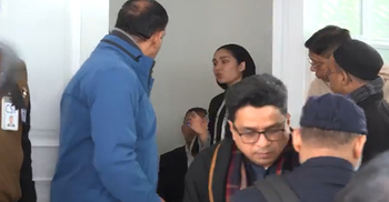 বাবা তারেক রহমানের পাশে জাইমা রহমান