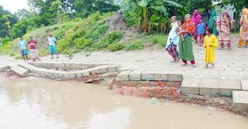 কাজ শেষের আগেই বাঁধে ধস
