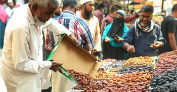 প্রিমিয়াম খেজুর থেকে সুলভ জাত, সব মিলেছে বাজারে