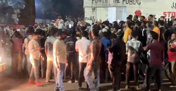 Sanatani Mancha gathers at DB Office, protests Chinmoy’s arrest