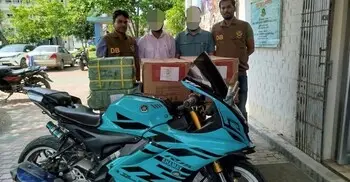 চীন থেকে আমদানি করা ক্রোকারিজ পণ্য আত্মসাতের মামলায় গ্রেফতার ২