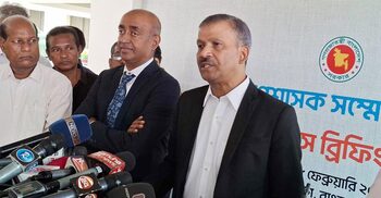 আইন-বিবেক অনুযায়ী ডিসিদের কাজ করার নির্দেশনা আইন উপদেষ্টার