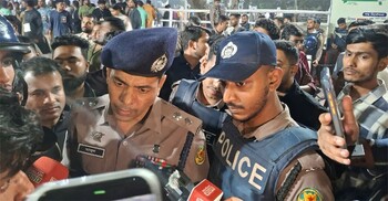 শহীদ মিনারে আইফোনসহ ১২ মোবাইল চুরি: পুলিশ