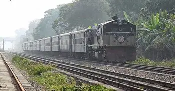 কুমিল্লায় ট্রেন থেকে পড়ে প্রাণ গেলো কিশোরের