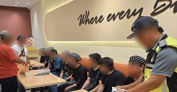 মালয়েশিয়ায় তিন বাংলাদেশিসহ ৫৫ অভিবাসী আটক