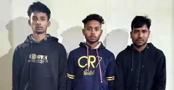 বগুড়ায় দেশীয় অস্ত্রসহ কিশোর গ্যাংয়ের ৩ সদস্য আটক