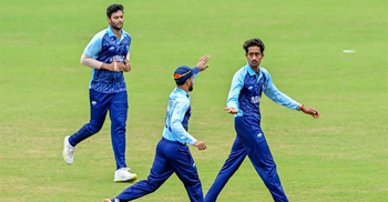 বাংলাদেশকে বড় ব্যবধানে হারিয়ে ফাইনালে ভারত