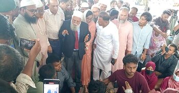 উপদেষ্টা না আসা পর্যন্ত অনশন অব্যাহত রাখার ঘোষণা, ফিরে গেলেন ডিজি