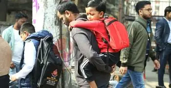 বাড্ডায় রিকশাচালকদের অবরোধে সীমাহীন ভোগান্তি