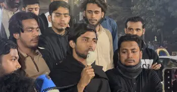 ভারতীয় হাইকমিশনারকে ফেরত পাঠানোর দাবিতে ঢাবিতে বিক্ষোভ