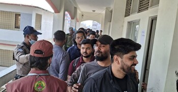 ঢাকা-৫: সাড়ে ৪ ঘণ্টায় চার কেন্দ্রে ভোট পড়েছে ৩০ শতাংশ