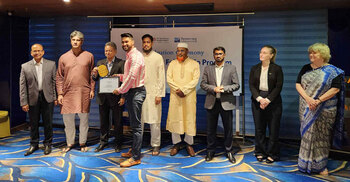 21 politicians graduate Democracy International fellowship