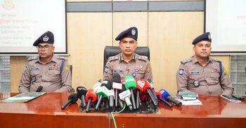 নতুন অটোরিকশা ছিনতাই করতে দিয়াবাড়িতে কিশোরকে গলা কেটে হত্যা