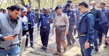 মরদেহের কাছে যাওয়া যাচ্ছে না, ভেতরে আরও বোমা থাকতে পারে: রেঞ্জ ডিআইজি