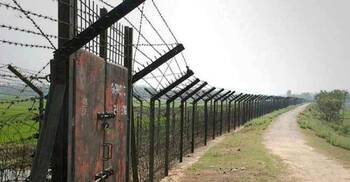 দুই কৃষককে তুলে নেওয়ার প্রতিবাদে ২ ভারতীয়কে ধরে আনলো গ্রামবাসী