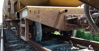 দিনাজপুরে তেলবাহী ট্রেনের ৬ বগি লাইনচ্যুত