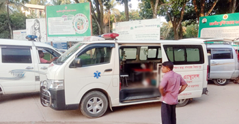 বাসের সঙ্গে বালুবাহী ট্রাকের সংঘর্ষ, নিহত ২