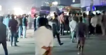 বরযাত্রীর গাড়ি সাইড দেওয়া নিয়ে সংঘর্ষ, থামাতে গিয়ে ট্রাক চালক নিহত