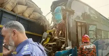 3 die in Dinajpur bus-truck collision
