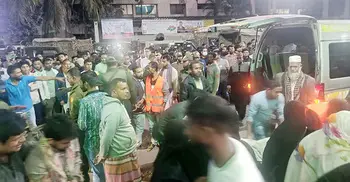 ঢাকা মেডিকেল উৎসুক জনতা, ভোগান্তিতে রোগী ও স্বজনরা