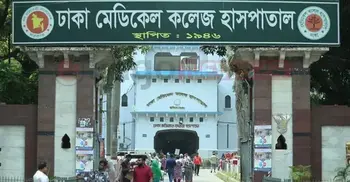 বিছানায় অস্বাভাবিক অবস্থায় পড়েছিল চিকিৎসকের মরদেহ