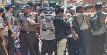 ফুটপাত দখল করে যারা ব্যবসা করছে তাদের ছাড় দেওয়া হবে না