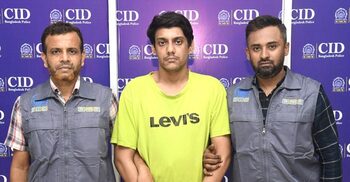 প্রবাসী বাংলাদেশিদের কাছ থেকে কৌশলে ডলার হাতিয়ে নিতেন তিনি